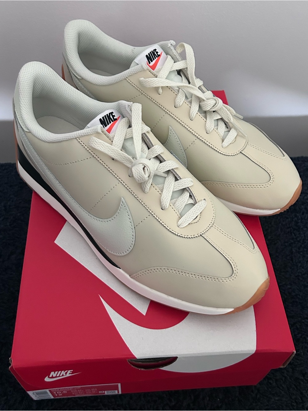 Nike Men’s Athletic Shoes Beige White Gum
